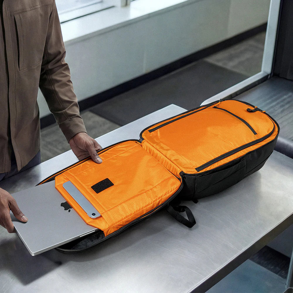 UrbanEX-T77 X-Pac ビジネス バックパック 26L