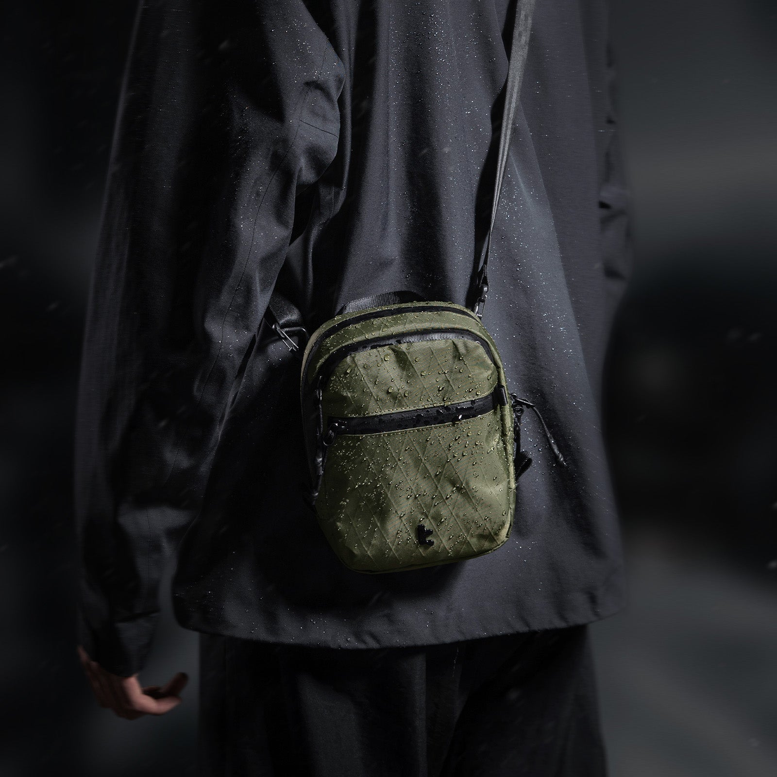 Aviator-T37 Xパック トラベル クロスボディバッグ