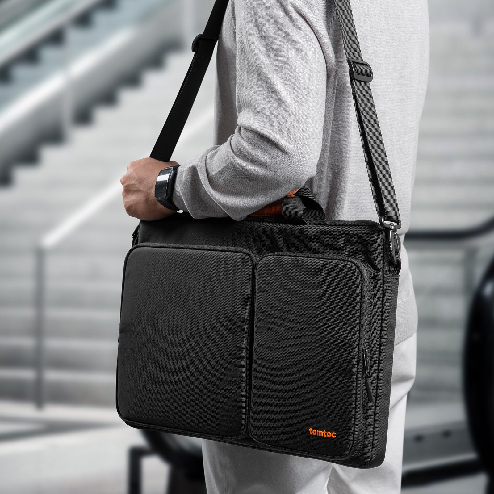 Defender-A42 PC ショルダーバッグ｜17.3インチ パソコン対応
