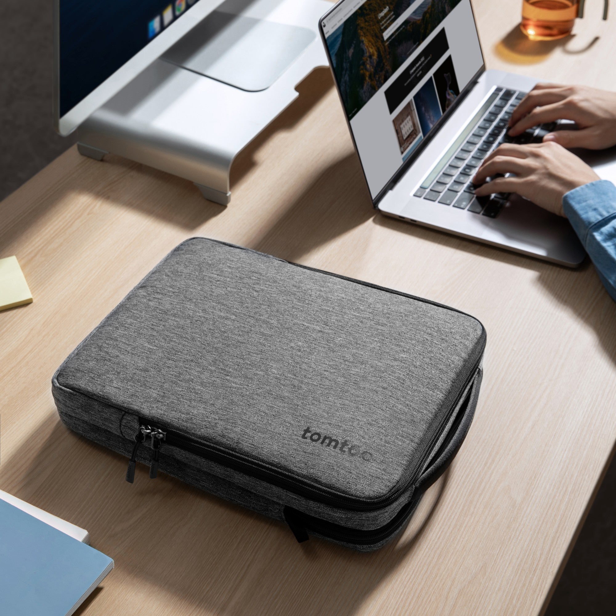 DefenderACE-A04 PC ショルダーバッグ｜14インチ MacBook Pro対応