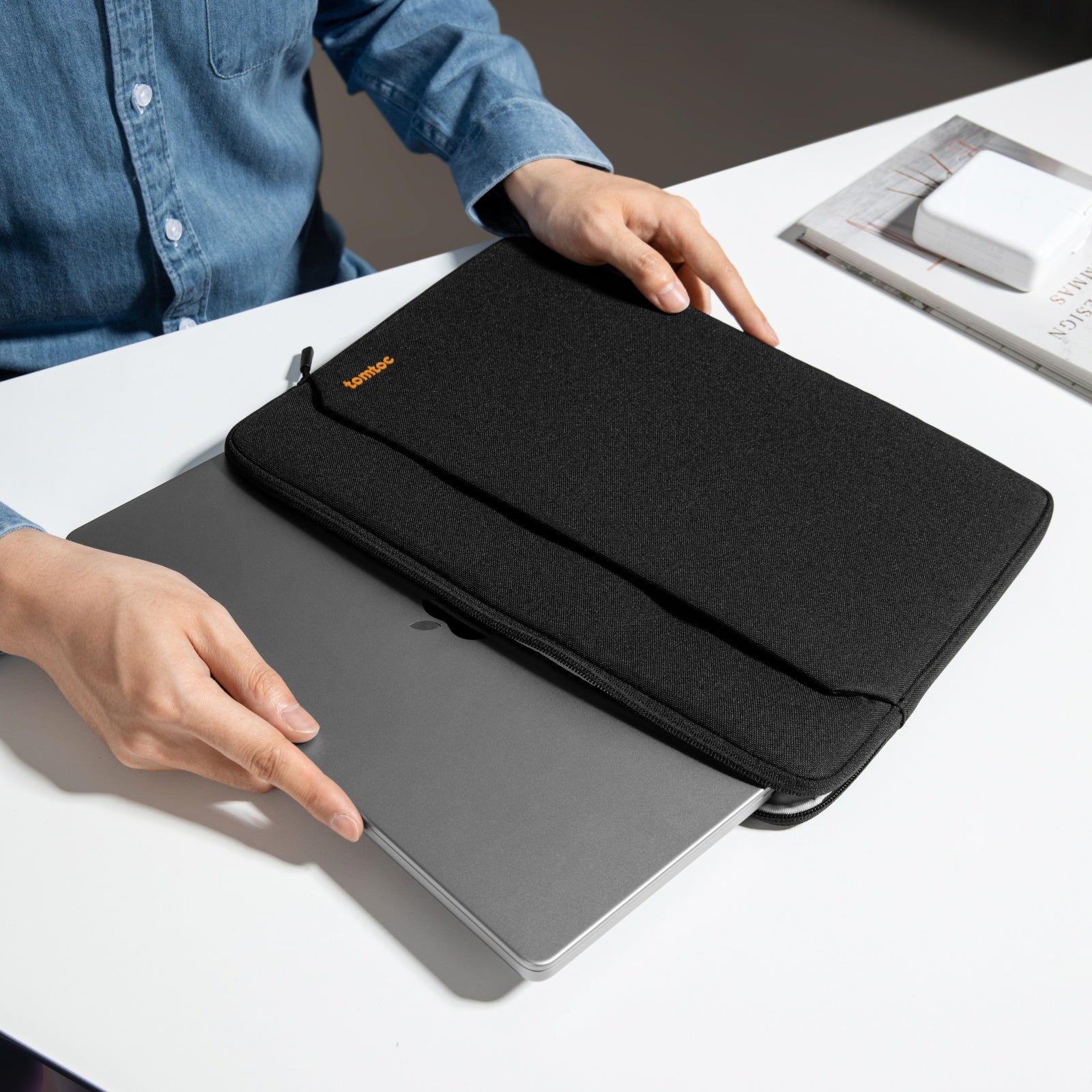 Light-A18 13インチ MacBook Air/Pro用 ノートパソコンスリーブ