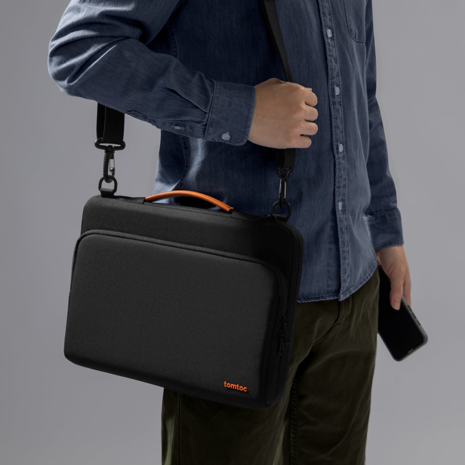Defender-A40 PC ショルダーバッグ｜13インチ MacBook Air/Pro対応