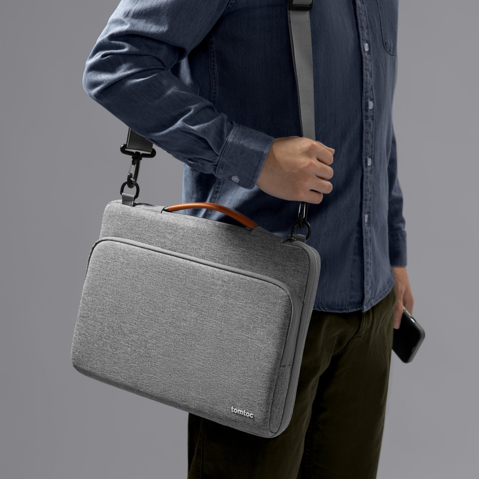 Defender-A40 PC ショルダーバッグ｜15インチ MacBook Air対応