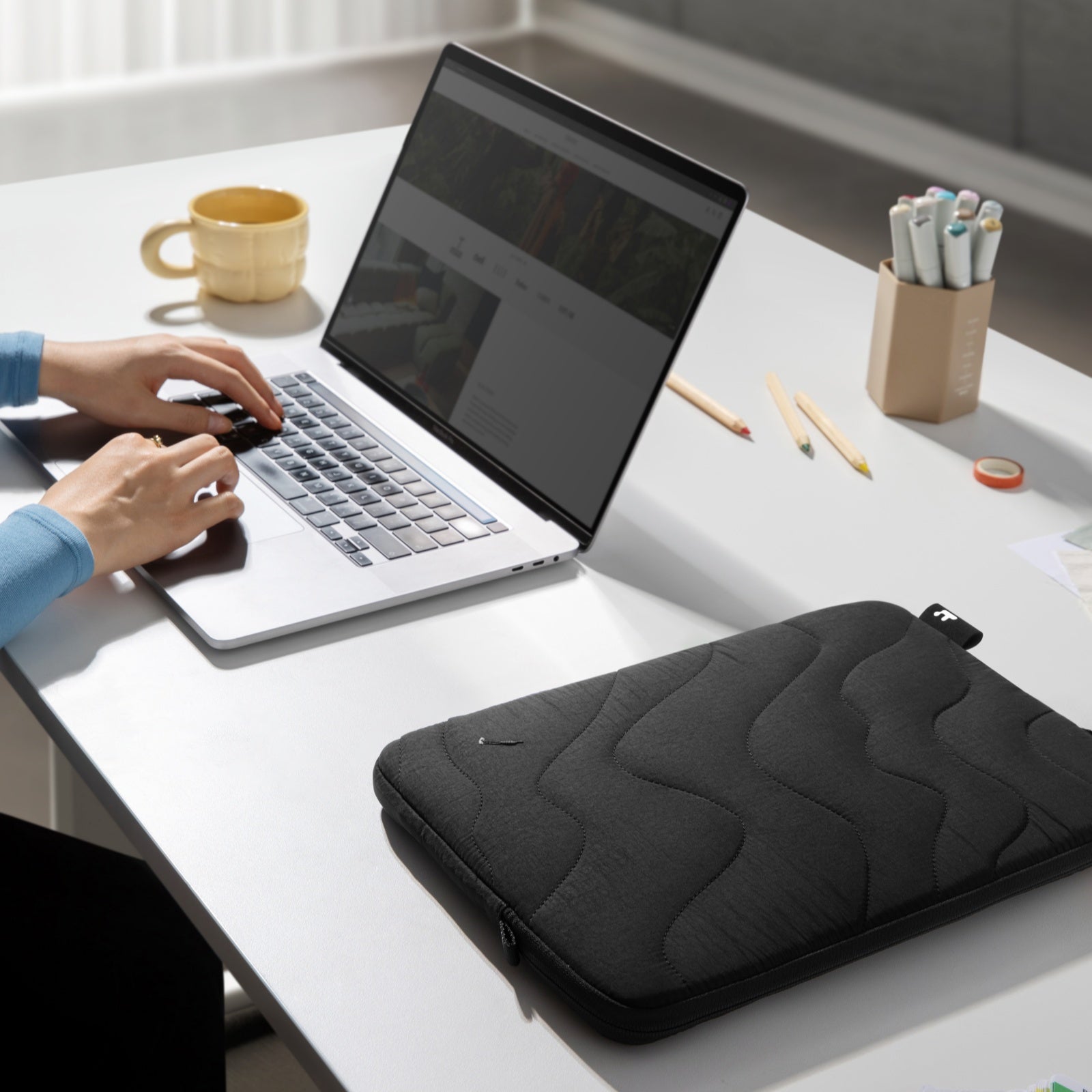 Terra-A27 パソコンケース｜16インチ MacBook Pro対応
