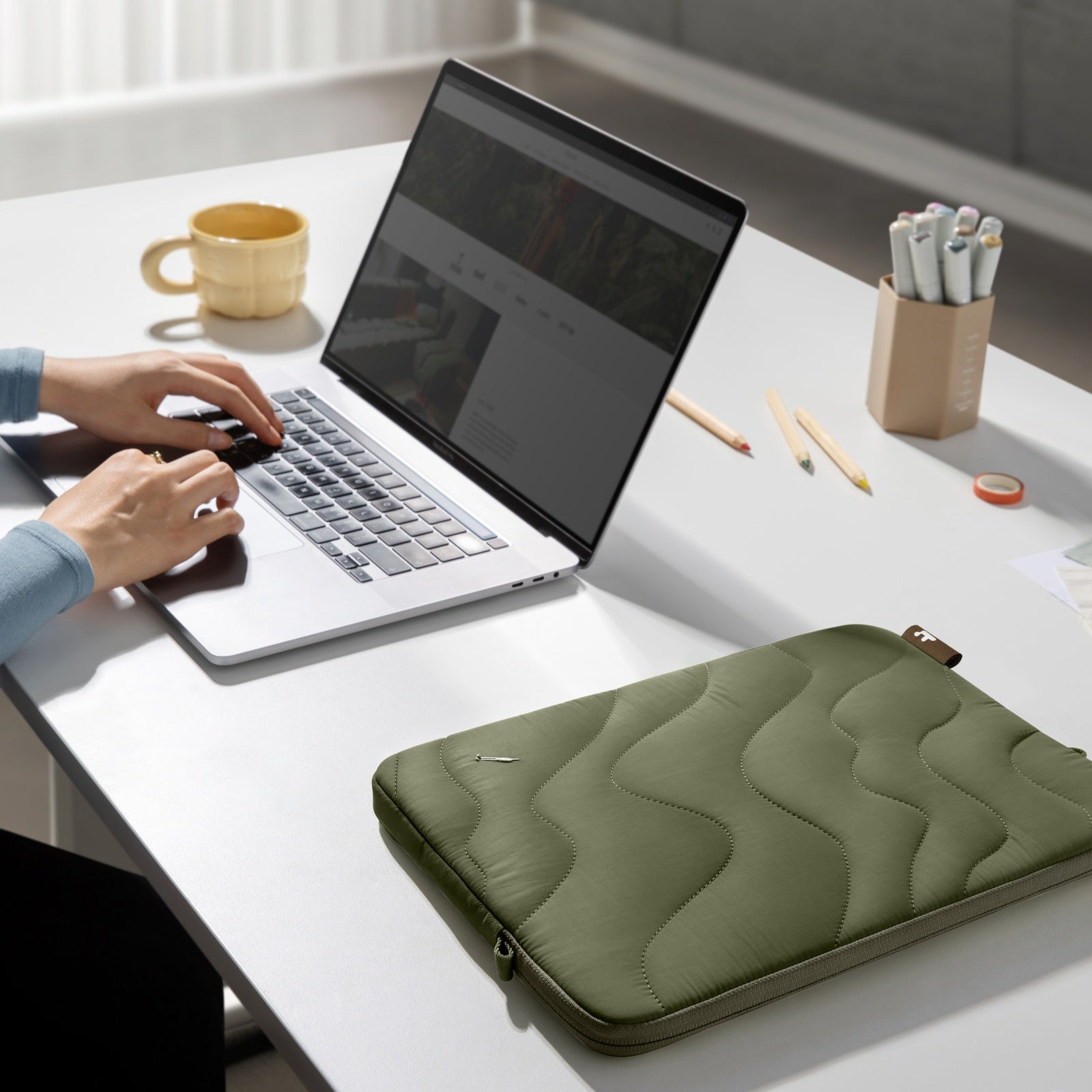 Terra-A27 パソコンケース｜16インチ MacBook Pro対応