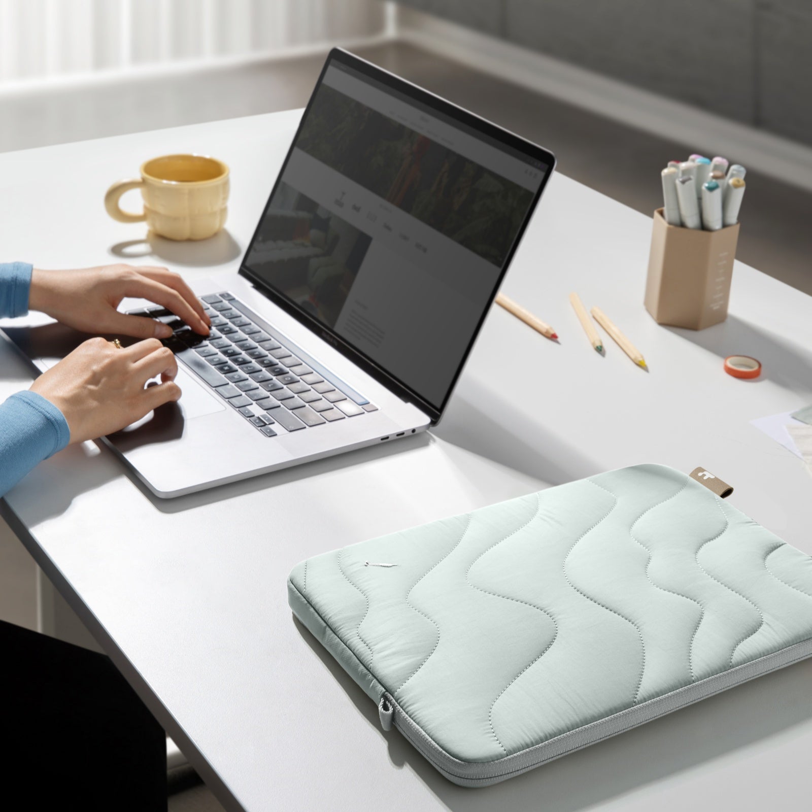 Terra-A27 パソコンケース｜16インチ MacBook Pro対応